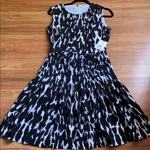 ❌ SOLD! - 👗 Calvin Klein Black and White Sleeveless Dress
